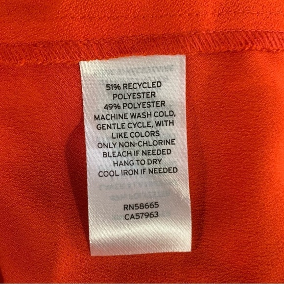 Halogen NWT Twist Detail Sleeveless Top Silky Feel Material Orange Rumba Size L - Picture 9 of 11